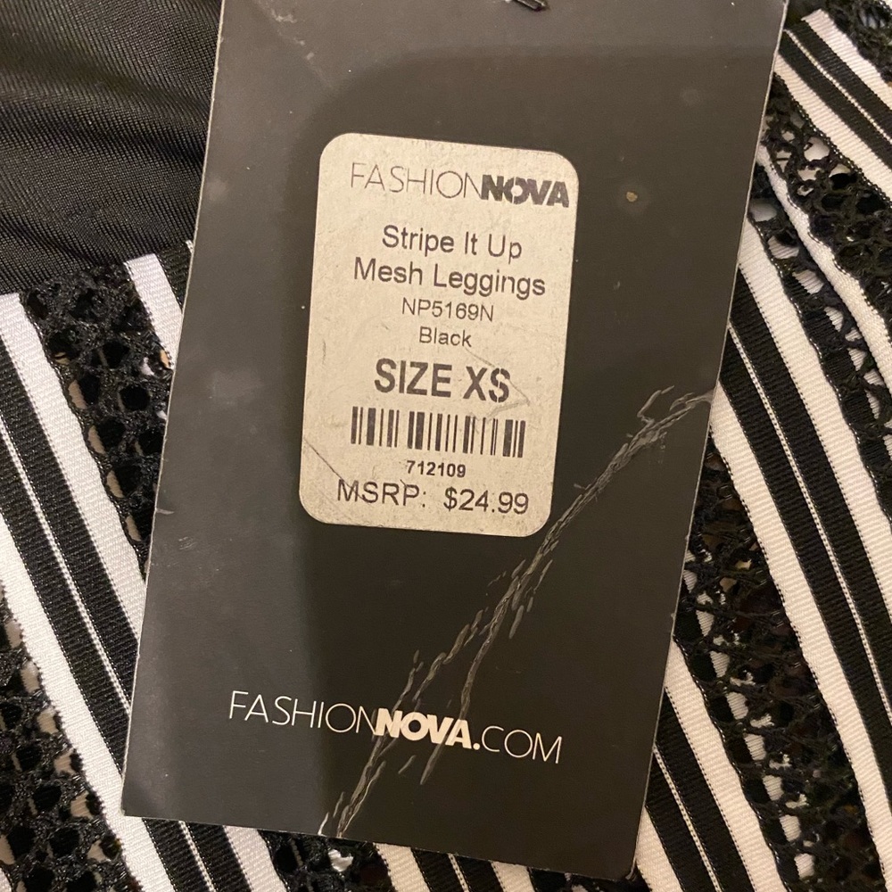 FASHION NOVA‼️ - Picture 2 of 3